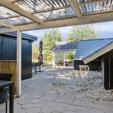 Laurens - 800m From The Sea By Interhome